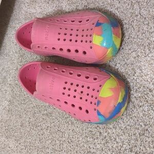 Pink and tie-dye girls Native Jefferson size 11